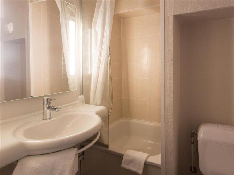 B&B Hotel Douai Parc Des Expos Кюенси Экстерьер фото