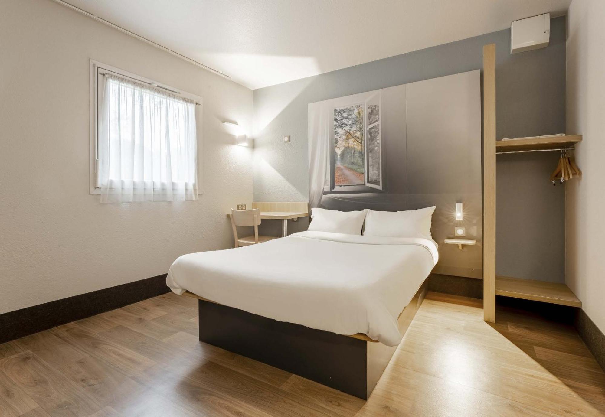 B&B Hotel Douai Parc Des Expos Кюенси Экстерьер фото