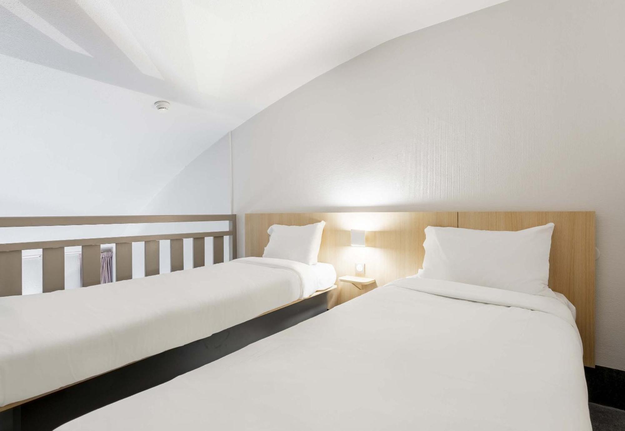 B&B Hotel Douai Parc Des Expos Кюенси Экстерьер фото